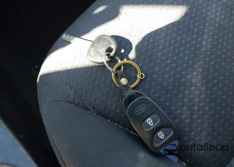 2011 Kia Sorento Lx z USA, uszkodzony, nr VIN 5XYKT3A12BG149953